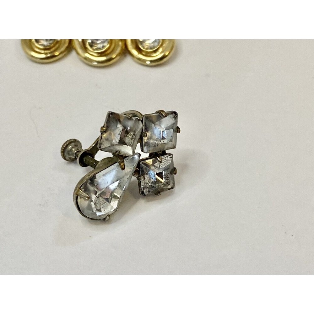 Lot of 4 Vintage Unmarked Clip On Earrings Estate Find Gold & Silver‎ Tone READ - Picture 5 of 10